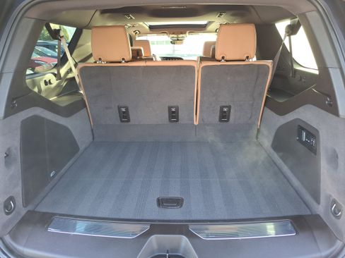 Used 2024 Cadillac Escalade ESV Sport w/ LPO, ONYX Package image 33