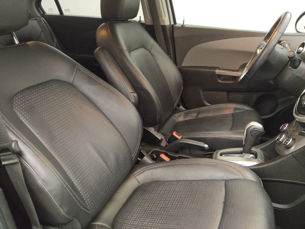 Used 2020 Chevrolet Sonic Premier FWD image 21