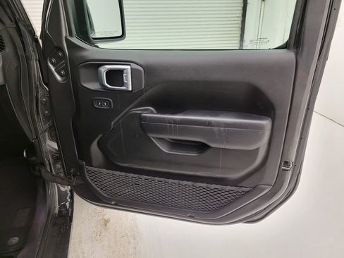 Used 2025 Jeep Wrangler Unlimited Sport AWD/4WD image 9