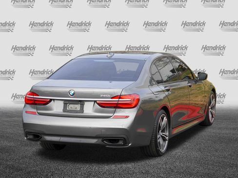 Used 2019 BMW 740i w/ Executive Package image 9