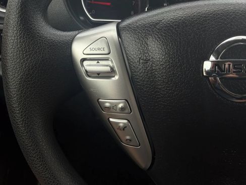Used 2016 Nissan Versa SV FWD image 16