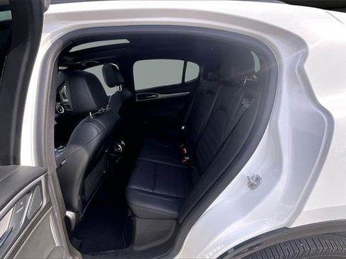 Used 2024 Alfa Romeo Stelvio Veloce image 24