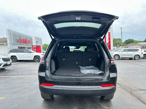 New 2026 Jeep Grand Cherokee Limited AWD/4WD image 9