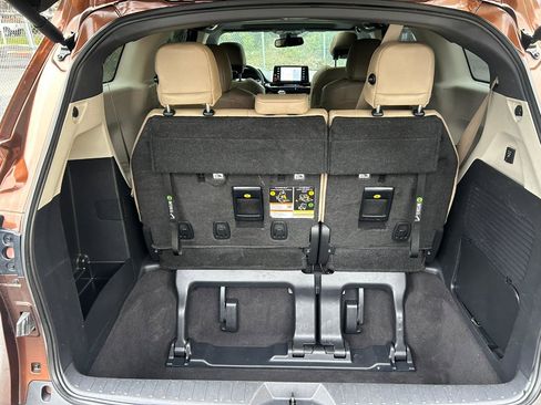 Used 2023 Toyota Sienna XLE w/ XLE Plus Package AWD/4WD image 20