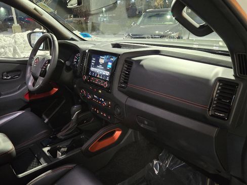 Used 2023 Nissan Frontier PRO-4X w/ Pro-4X Premium Package image 16
