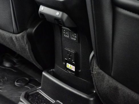 Used 2021 Jeep Wrangler Unlimited Sahara image 35