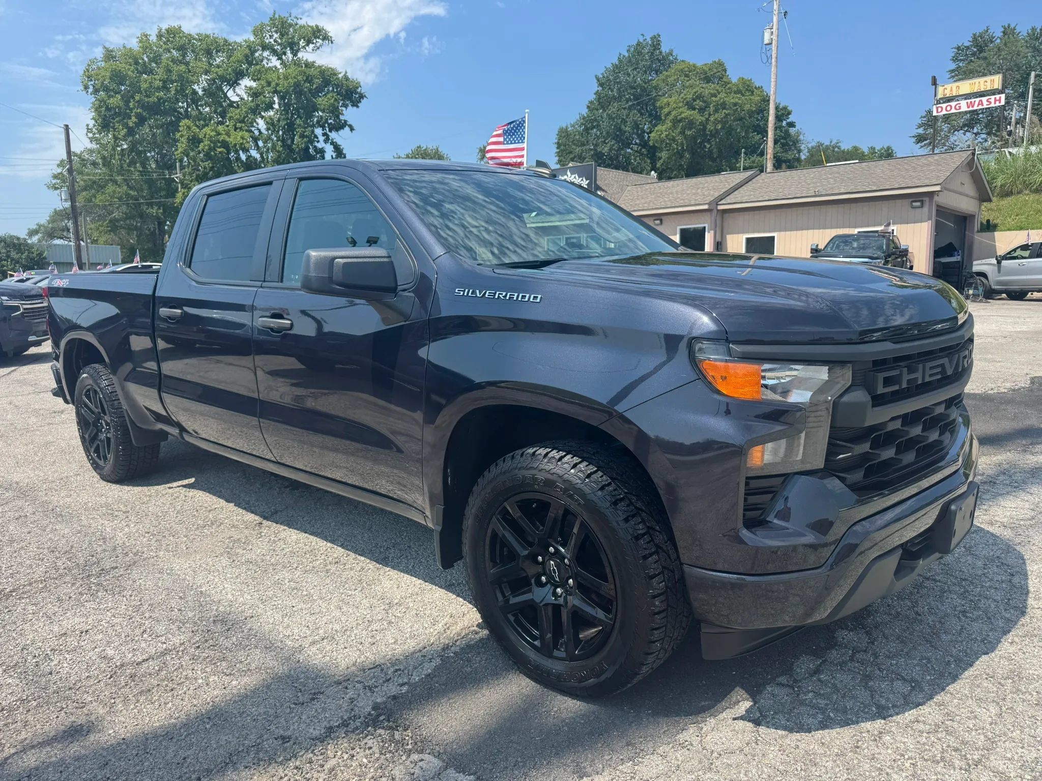 Used 2023 Chevrolet Silverado 1500 Custom AWD/4WD image 1