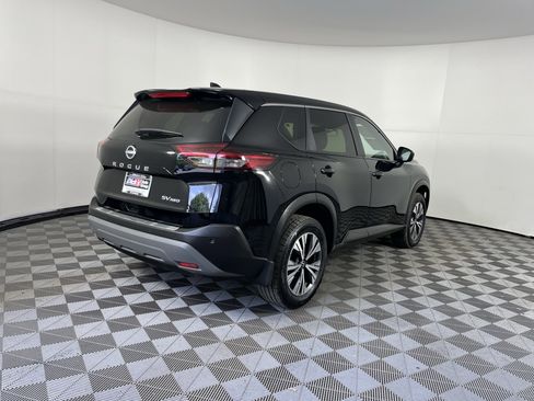 Used 2023 Nissan Rogue SV AWD/4WD image 5