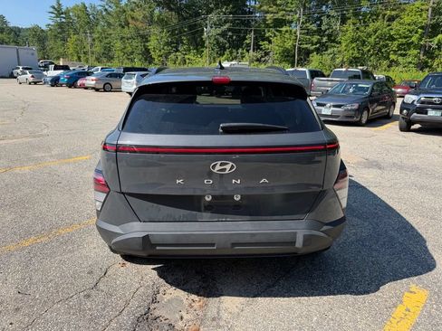 Used 2024 Hyundai Kona SEL w/ Convenience Package FWD image 4