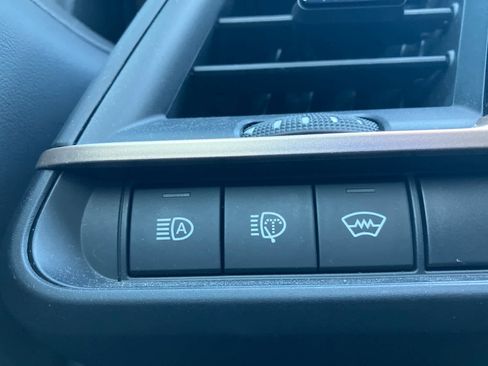 Used 2025 Toyota Crown Signia Limited image 14