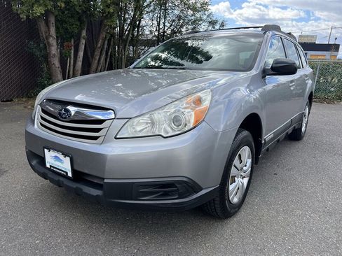 Used 2010 Subaru Outback 2.5i image 1