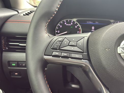 Used 2025 Nissan Sentra SR FWD image 24