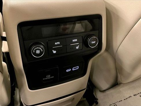 Used 2022 GMC Acadia Denali w/ Trailering Package image 29