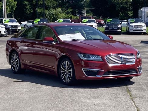 Used 2017 Lincoln MKZ Premiere FWD image 1