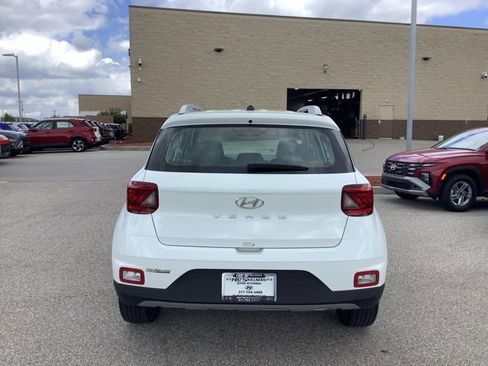 Certified 2026 Hyundai Venue SEL FWD image 6