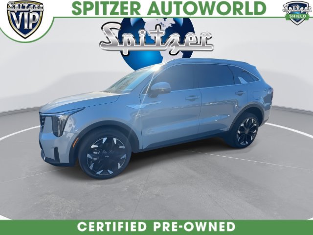 Certified 2025 Kia Sorento EX w/ Panoramic Sunroof Package AWD/4WD image 4