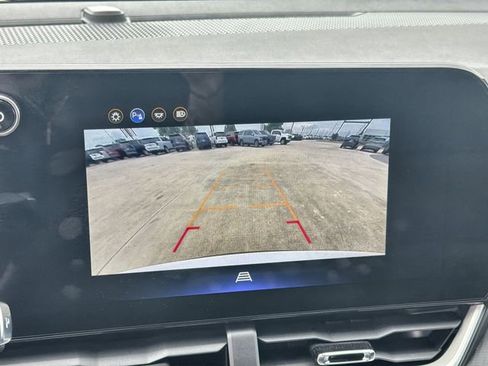 Used 2026 Chevrolet Equinox LT FWD image 14
