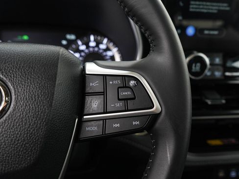 Certified 2026 Toyota Highlander XLE AWD/4WD image 28