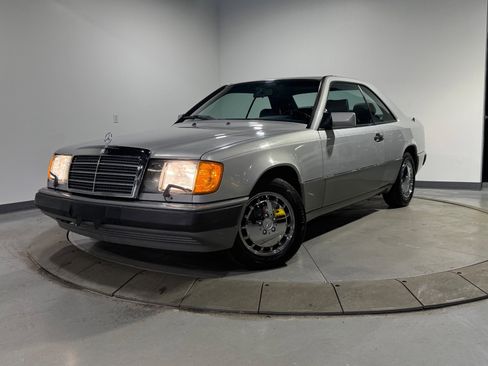 Used 1990 Mercedes-Benz 300 CE Coupe image 1