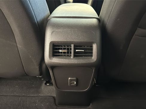 Used 2024 Chevrolet Equinox LT FWD image 27