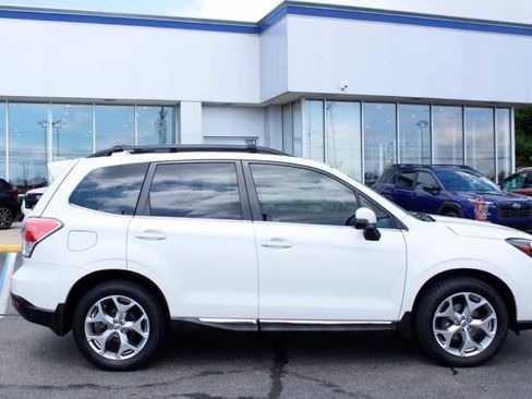Used 2017 Subaru Forester 2.5i Touring AWD/4WD image 2