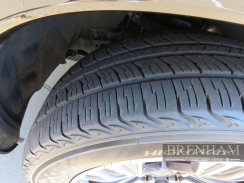 Used 2023 Jeep Wagoneer L Series II image 11