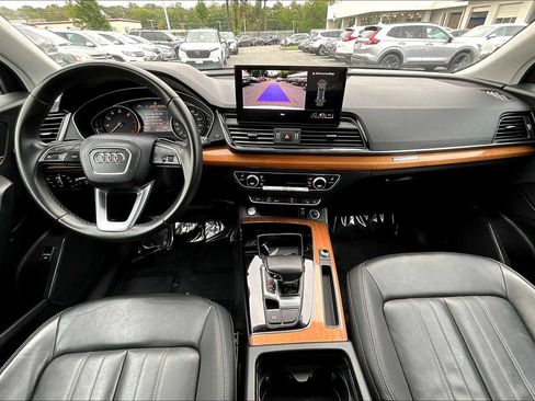 Used 2021 Audi Q5 Premium image 14