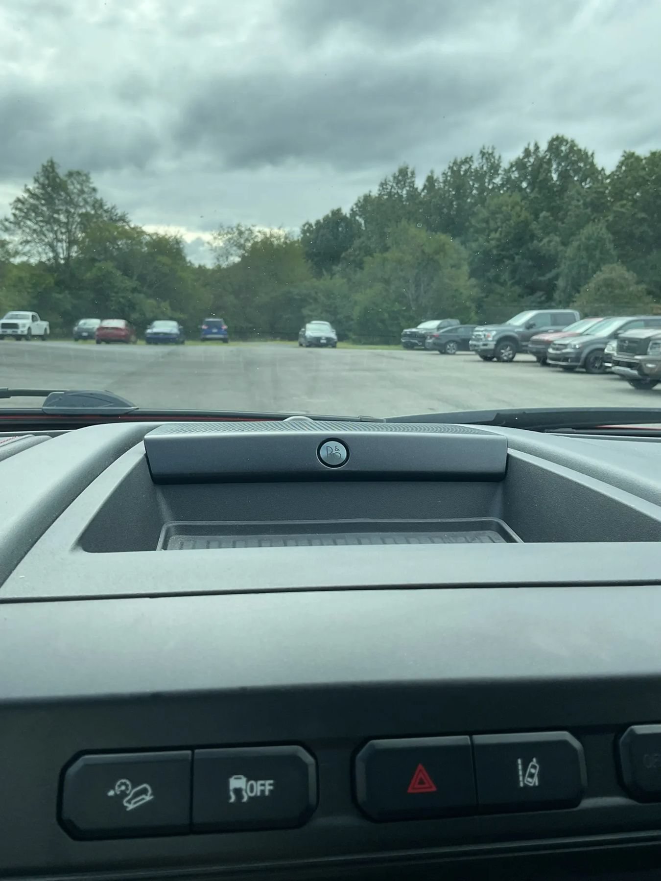 Used 2019 Ford Expedition Limited w/ Equipment Group 303A AWD/4WD image 27
