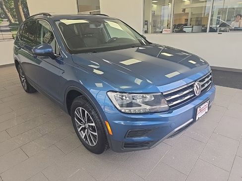 Used 2019 Volkswagen Tiguan SE image 1