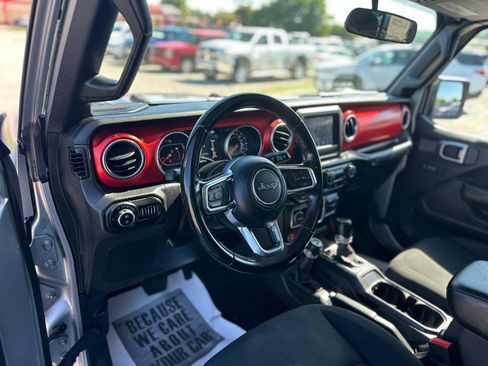 Used 2020 Jeep Gladiator Rubicon AWD/4WD image 9