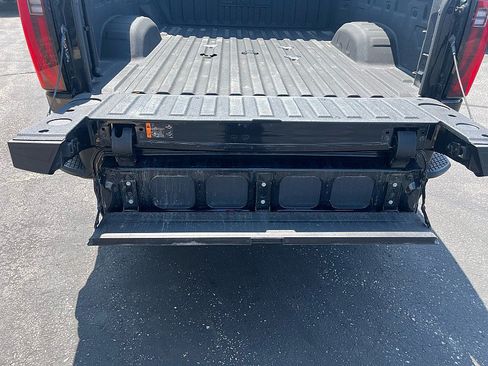 Used 2025 GMC Sierra 2500 Denali AWD/4WD image 37