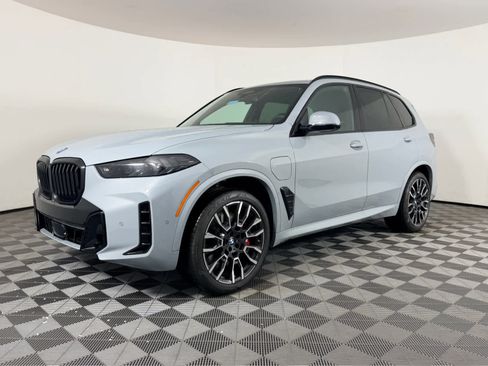 New 2026 BMW X5 xDrive50e w/ M Sport Package image 6