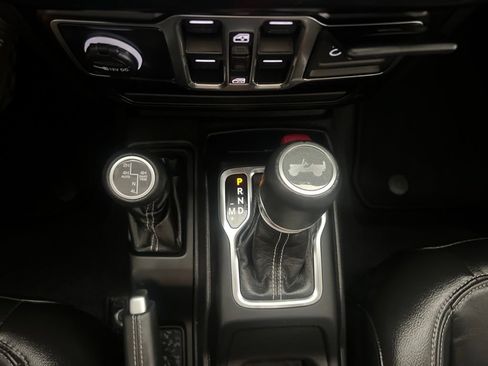 Used 2022 Jeep Wrangler Unlimited Sahara AWD/4WD image 72