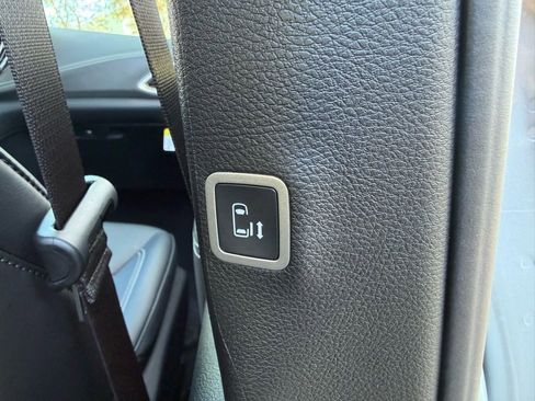 New 2026 Chrysler Pacifica Select image 44