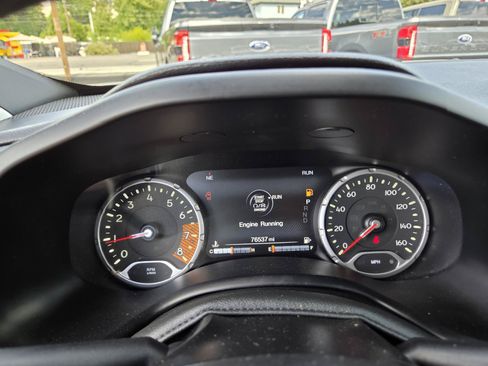 Used 2023 Jeep Renegade Latitude AWD/4WD image 27