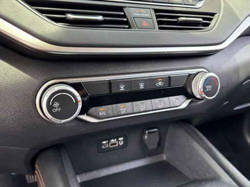 Certified 2021 Nissan Altima 2.5 SR FWD image 27
