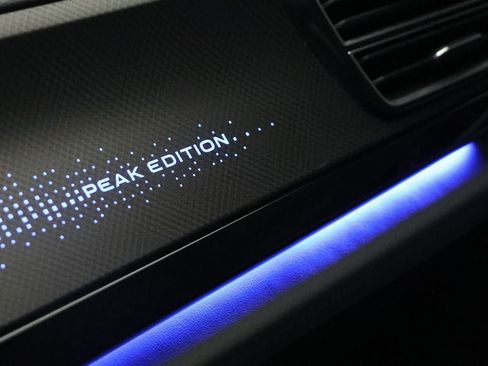 Used 2024 Volkswagen Atlas Peak Edition SE image 32