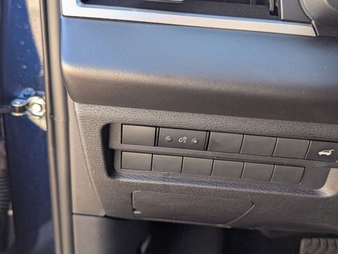 Used 2024 Mitsubishi Outlander SE image 15