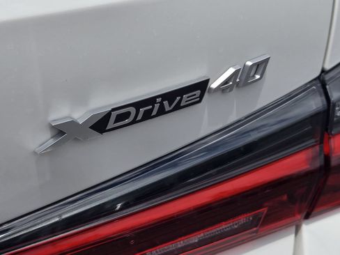 Used 2025 BMW i4 xDrive40i AWD/4WD image 33