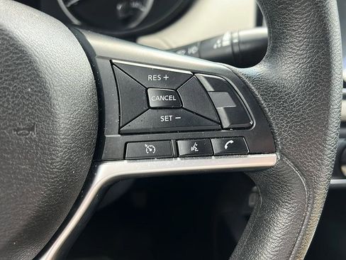 Used 2021 Nissan Versa SV image 20