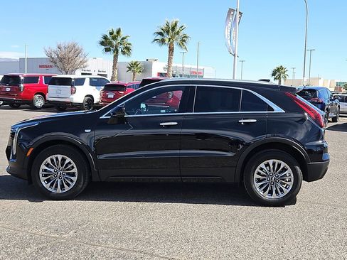 Used 2025 Cadillac XT4 Premium Luxury image 2