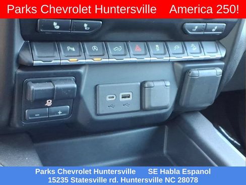 Used 2020 Chevrolet Silverado 1500 LT Trail Boss AWD/4WD image 9