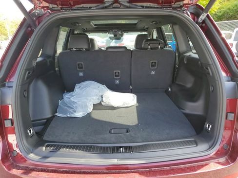 New 2025 Jeep Grand Cherokee Limited w/ Black Appearance Package image 6