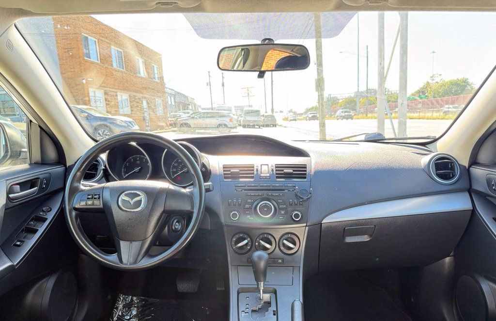 Used 2012 MAZDA MAZDA3 i Sport FWD image 22