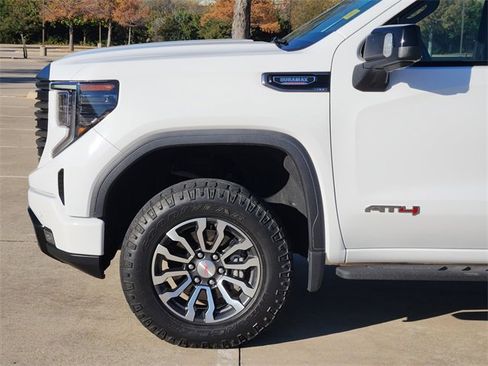 Used 2022 GMC Sierra 1500 AT4 w/ AT4 Premium Package image 8