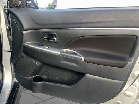 Used 2021 Mitsubishi Outlander Sport SE FWD image 19