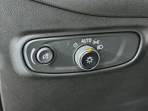 Used 2023 Chevrolet Equinox LT w/ Driver Convenience Package FWD image 11