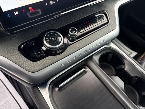 Used 2025 Ford Expedition Tremor image 18