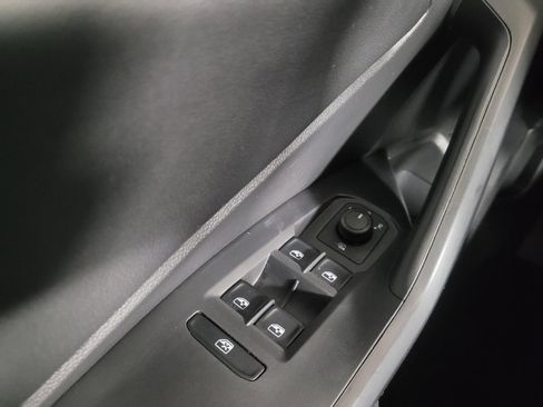 Used 2020 Volkswagen Jetta SEL image 27