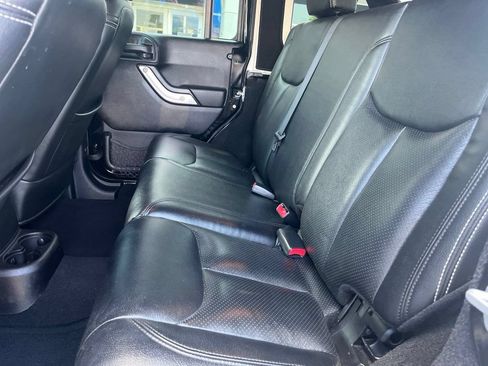 Used 2015 Jeep Wrangler Unlimited Sahara w/ Max Tow Package AWD/4WD image 14